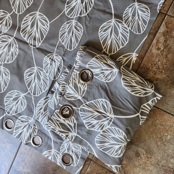 Gray Leaf Patterned Curtain - Picture 4 of 5